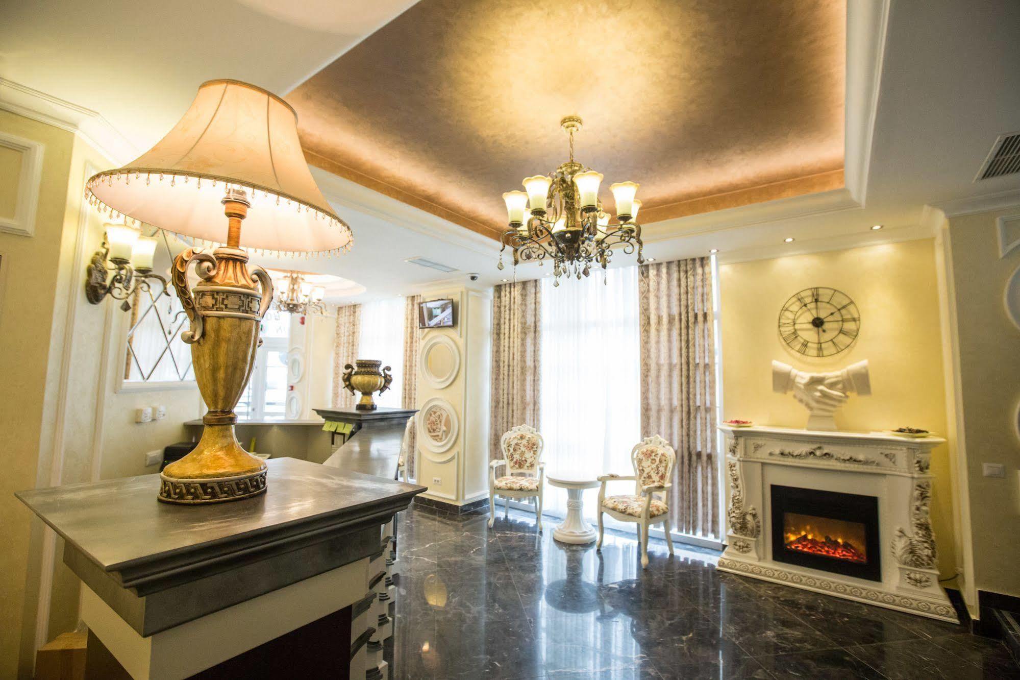 Hotel Helin Central Крайова Экстерьер фото